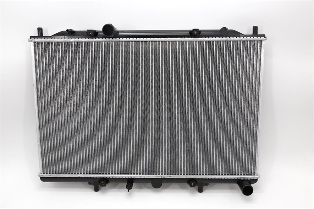 23523745 SGMW SAIC Wuling Baojun 730 1,5 MT aluminium radiator