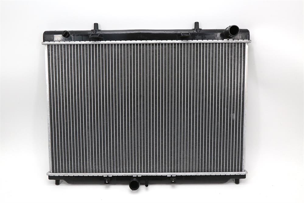 24553239 SGMW SAIC Wuling Hong Guang 1,4 MT aluminium radiator